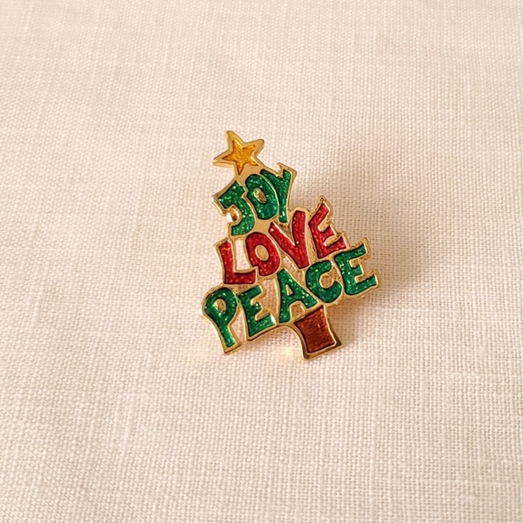 CAMCO Xmas Tree Joy Love Peace Holiday Pin Button - Picture 5 of 8